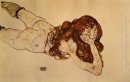 mentindo nu feminino em seu estômago 1917