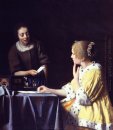 Meesteres en schoonmaak dame met haar maidservant hOudeing een b