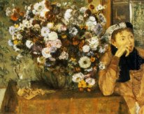 en kvinna sitter bredvid en vas med blommor 1865