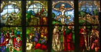 Estos vitrales en la capilla de la familia Blumeneck
