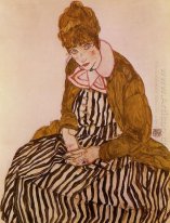 edith schiele seated 1915