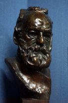 bust of victor hugo